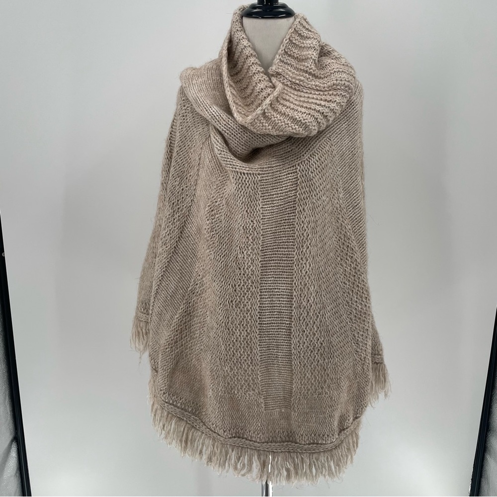Iperico Woman’s Tan Poncho